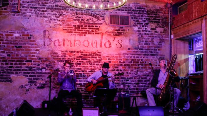 Friday Nights at NOMA: Music by The New Orleans Moonshiners - New