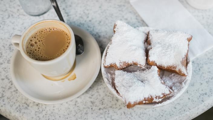 Eater Elements: Café Du Monde's Beignets & Café Au Lait - Eater