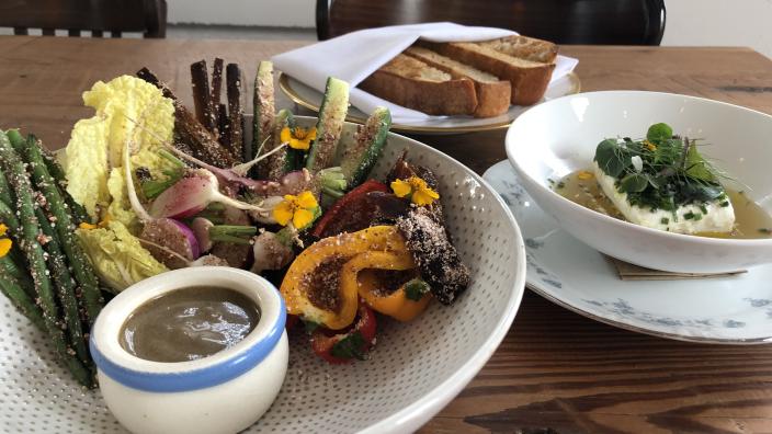 dining-room-crudite-and-