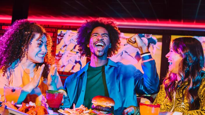 中明森菜 ALDEAR BAR 中明森菜 ALDEAR BAR Jason Aldean's bar by