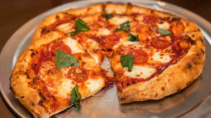Pizza by Sabatinos