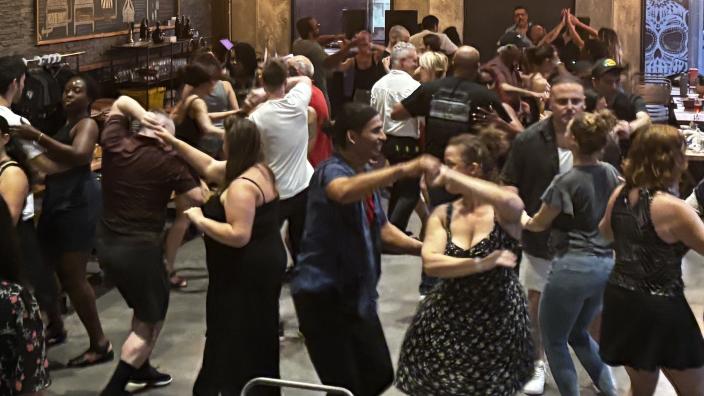 Learn Salsa at The Valentine Museum