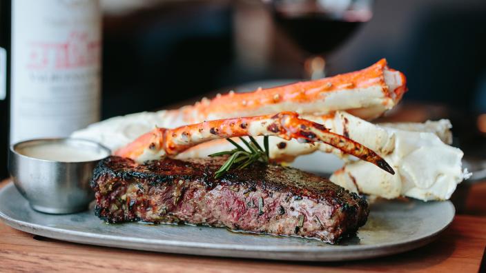 B&B ブラックアンドブルー black & blue Steak and Crab