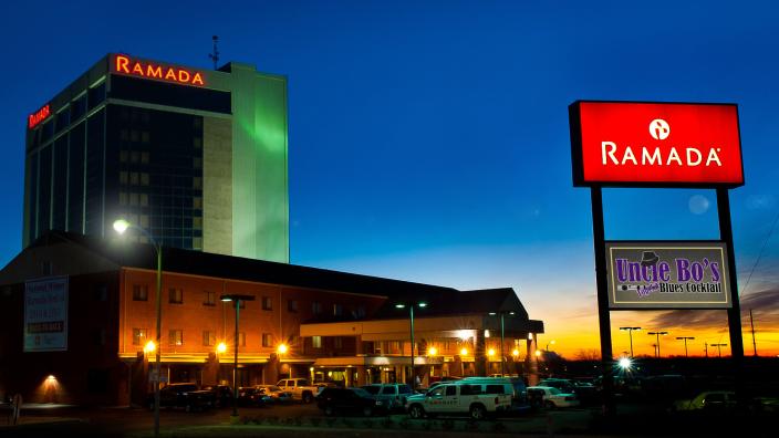 Ramada by Wyndham Topeka Downtown Hotel & Convention Center