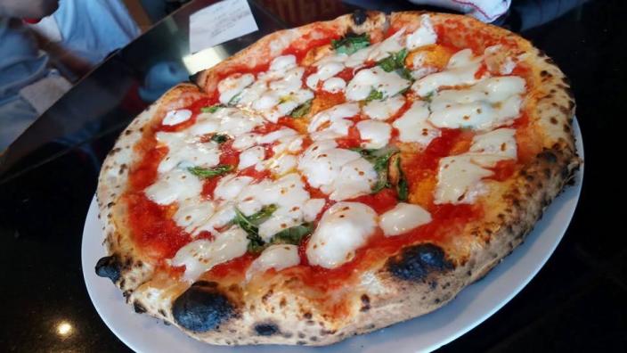 Pupatella pizza top