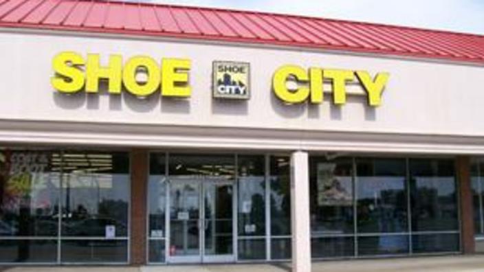 Shoe warehouse on freedom drive store