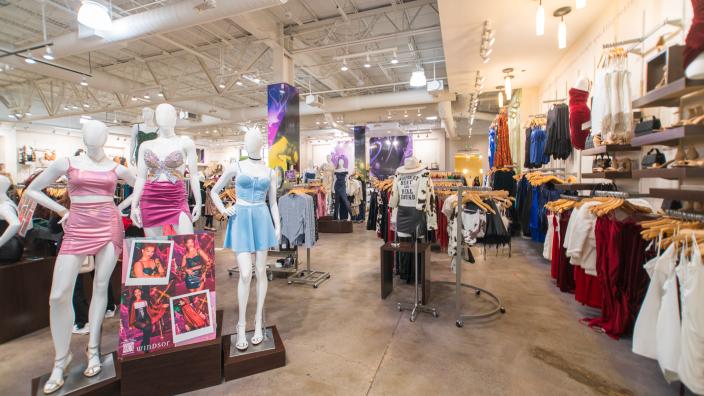 New women's boutique open at The Woodlands Mall