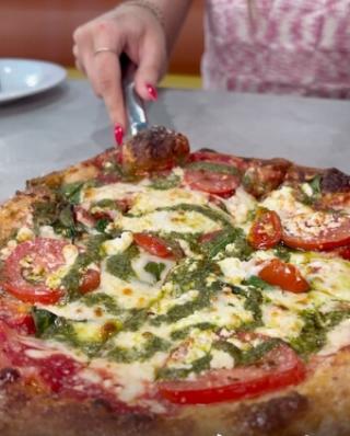Mellow Pizza