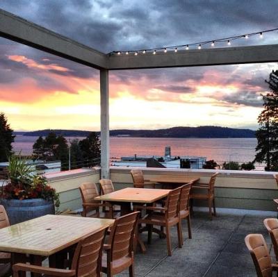 Topside Bar and Grill Steilacoom