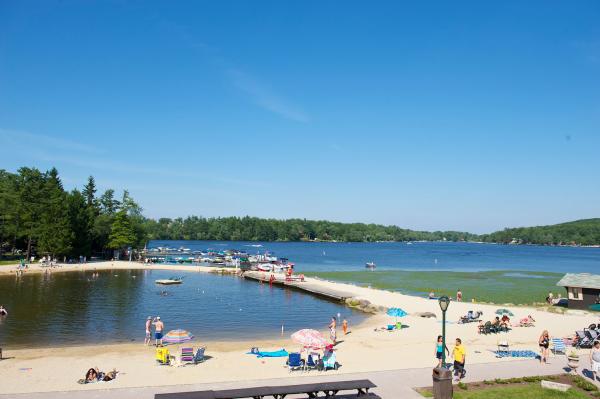 Lake-Harmony-Resorts-Exterior-Split-Rock-Resort-1-PoconoMtns-(2)