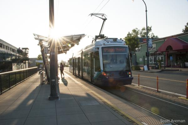 Link Light Rail at Courthouse Square