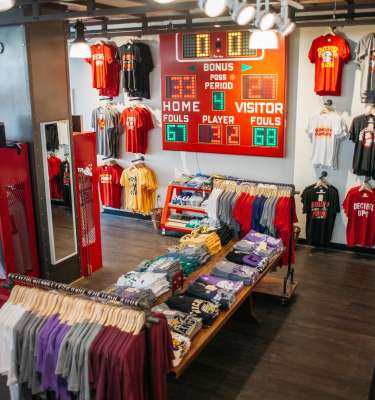 Shop Historic Country Club Plaza In Overland Park Kansas