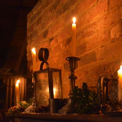 Compass Inn by Candlelight - Holiday