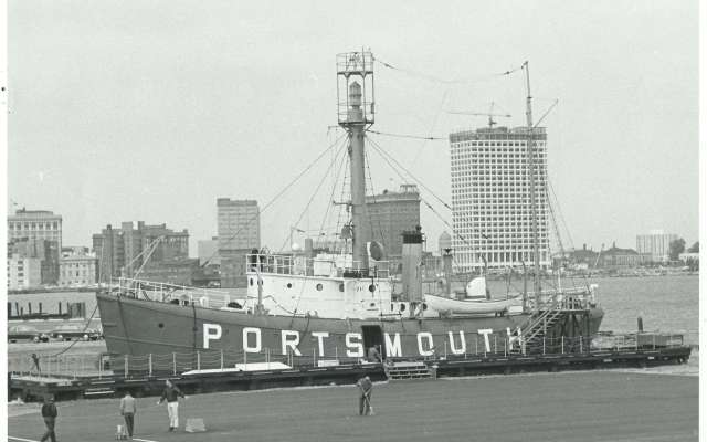 Lightship Portsmouth LV 101/WAL 524 Lighthouse, Virginia at