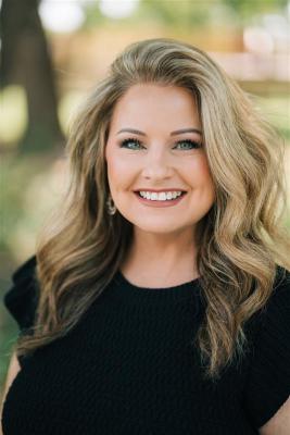 Adrienne Hawkins Headshot