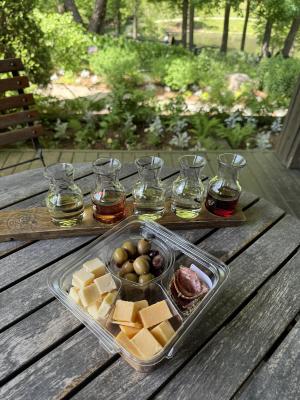 Oliver Winery Wine Flight