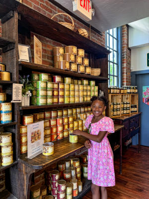 Influencer - Yatzuri Thomas - The Peanut Shop