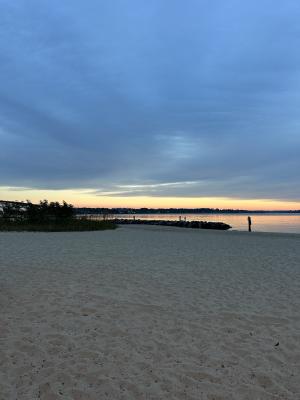 Yorktown Beach Sunrise - Tee George Influencer