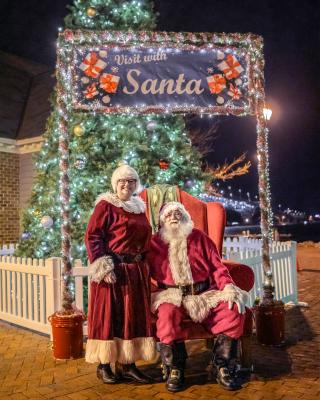 Holiday Winter Sean Smith Santa