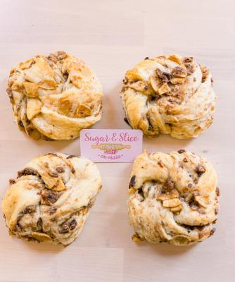 Apple Pecan Swedish Knots