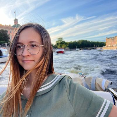 SophiaGoloubetski_HorizonFineArt_Headshot2024