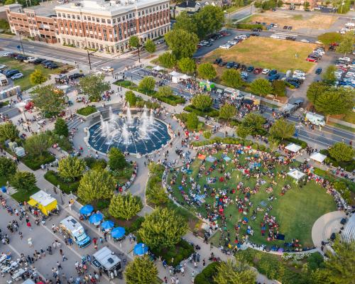 Food trucks lined up at Fountain Park