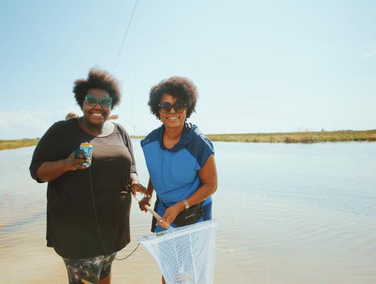 Loving This Life Jada and Brandy Evans, crabbing