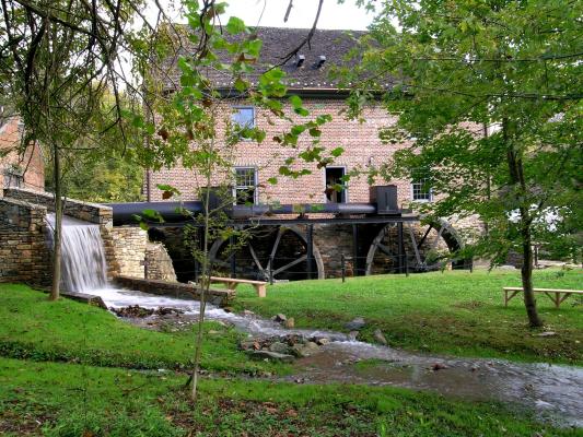 Water wheels at Aldie Mill