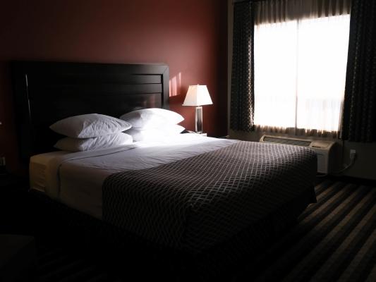 Best Western Blairmore hotel bed