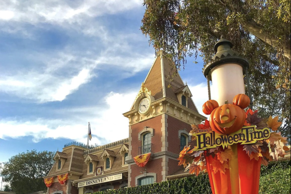 Halloween Time at Disneyland Park