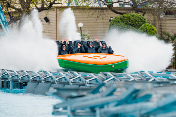 Six Flags Over Texas Aquaman: PowerWave