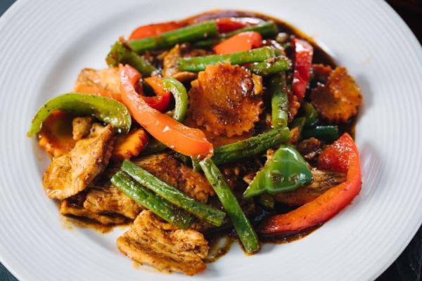 plate of chicken and vegetables