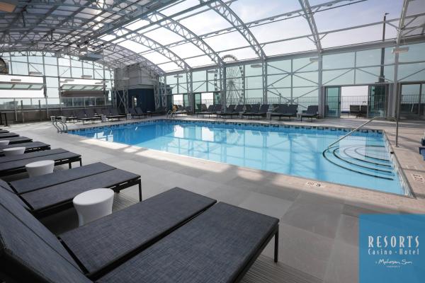 Resorts Indoor Outdoor Pool 1