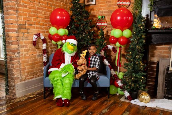 Fresco Tea Bar Pictures with Grinch