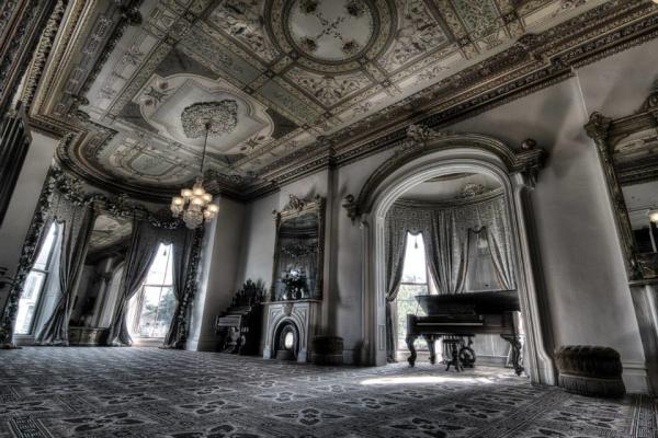 Culbertson Mansion, dark interior