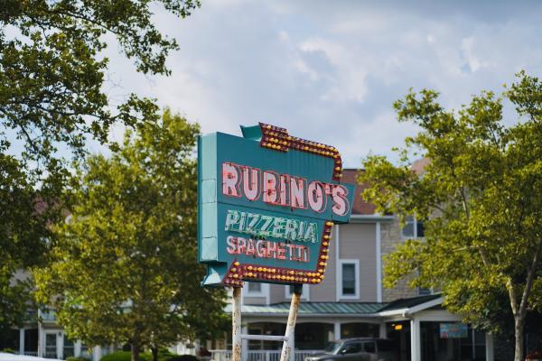 Rubino's Pizzeria signage