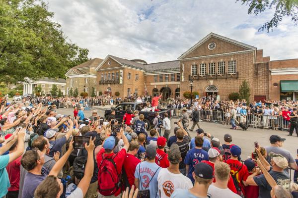 Hall of Fame Induction Weekend, Parade of Legends