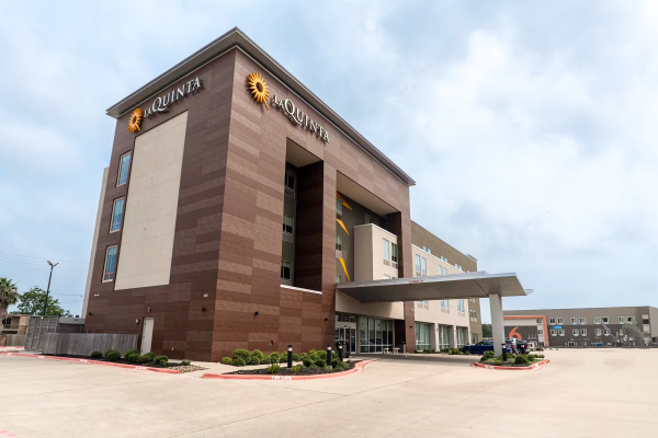 La Quinta Inn and Suites by Wyndham CC Southeast