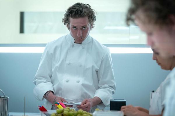 Jeremy Allen White as chef Carmy in The Bear