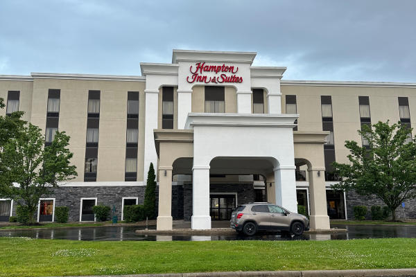 Hampton Inn & Suites - Courtney Glenny (shrpa)
