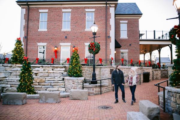 Couple strolling through Historic Dublin during the holidays