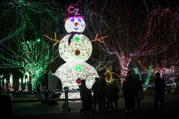 Giant illuminated snowman at Wildlights at the Columbus Zoo