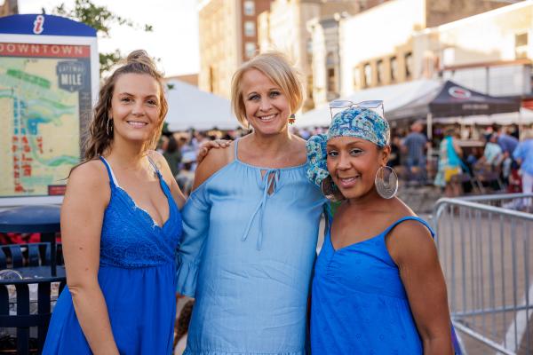 Photo of girlfriends in Elkhart
