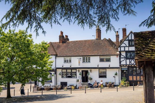 view of The Swan Inn in Midhurst