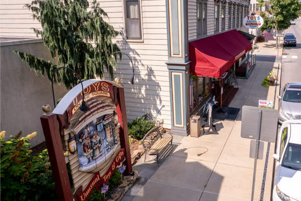 Toys on the Square Hummelstown