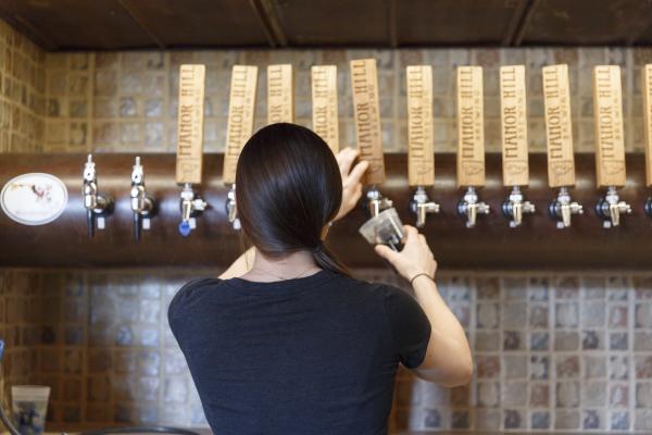 Taps at Manor Hill Brewing