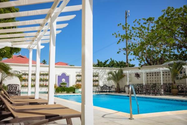 Courtleigh Hotel - Pool