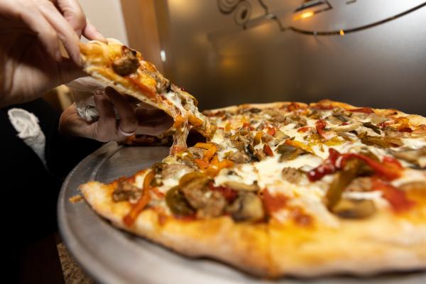 Mendicinos Pizza 2022 Hiller