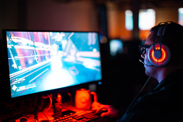 Playing Esports by Sean Do