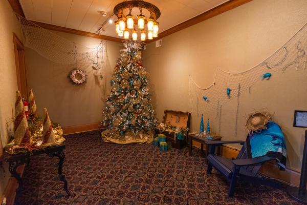 nautical christmas in the mansion tree at Rahr West